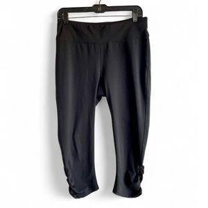 Gaiam Women's Cropped Black Leggings Size L